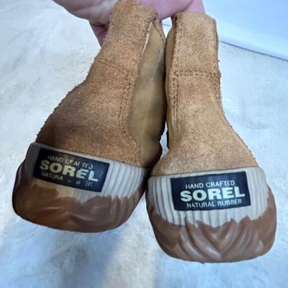 SOREL girls winter boots. Butter soft leather. Waterproof. Size 3 - Picture 6 of 6